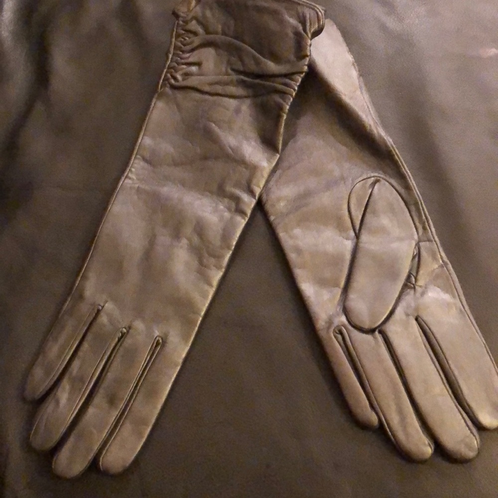 NWT Dark metallic gray genuine leather gloves